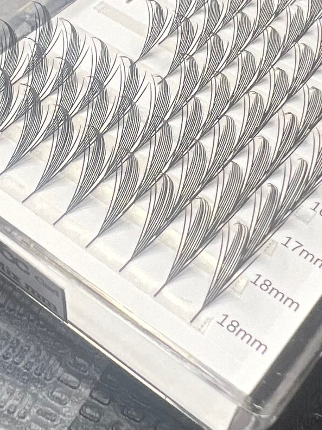 Fairy Spike premade lash spikes close-up